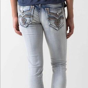 Rock Revival “Raven Straight Stretch Jeans”